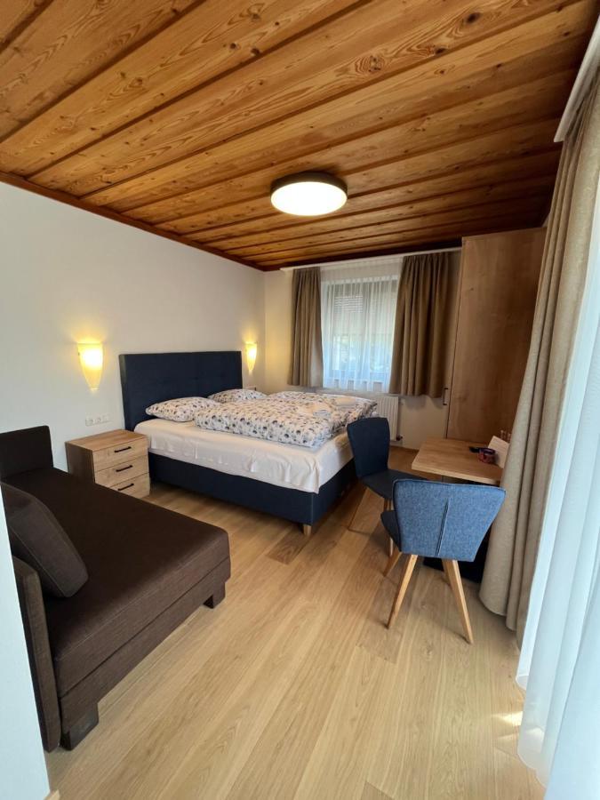 Pension Sommerauer Hallein Bagian luar foto