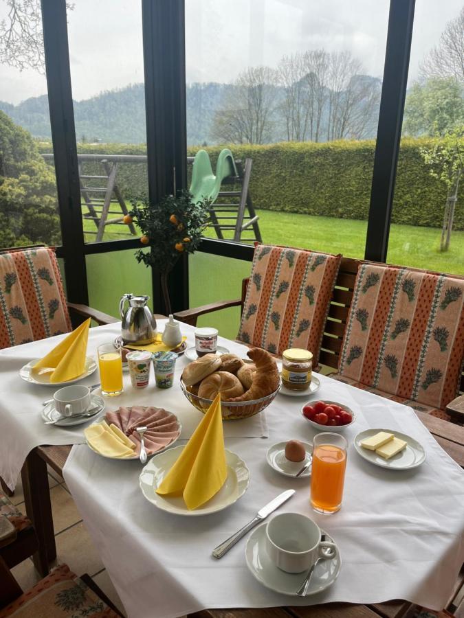 Pension Sommerauer Hallein Bagian luar foto